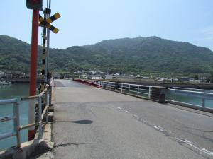 錦橋から見る錦山
