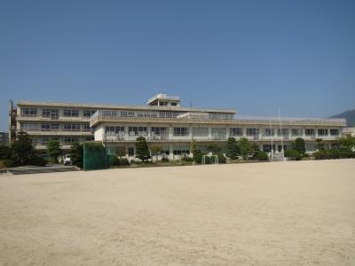 防府市立勝間小学校舎写真