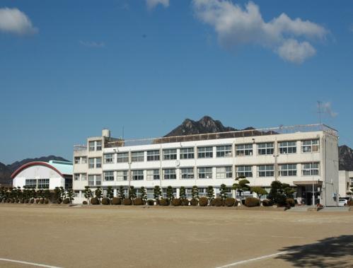 防府市立佐波中学校舎写真