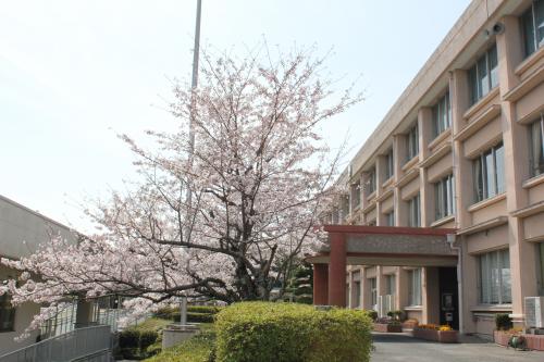 防府市立華西中学校舎写真