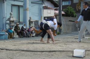 奉納相撲の様子