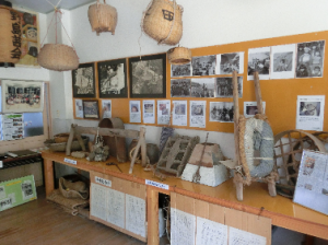 茜島ふるさと資料館の展示の様子