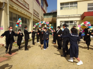 野島小中学校卒業式の様子
