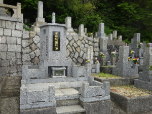 完成した永代供養塔