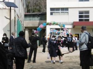 野島小中学校の卒業式が行われました。