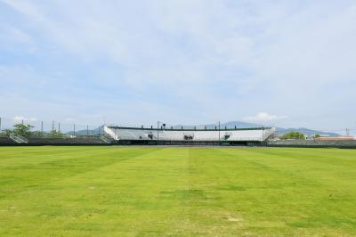リニューアルした野球場の写真です