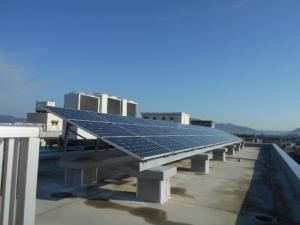中関公民館の太陽光発電システムの写真