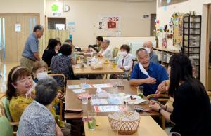 オレンジカフェあ‣す・も参加者の様子