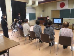 転倒予防のための体操の様子