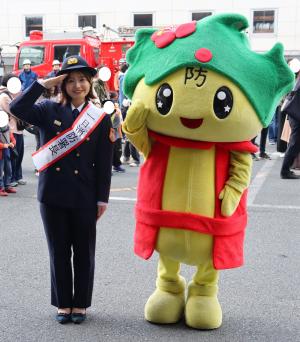 1日消防署長　tysアナウンサー　森本深月さん