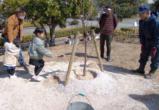 記念植樹様子