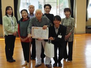 生涯学習都市宣言25周年記念行事講師表彰（境先生）6