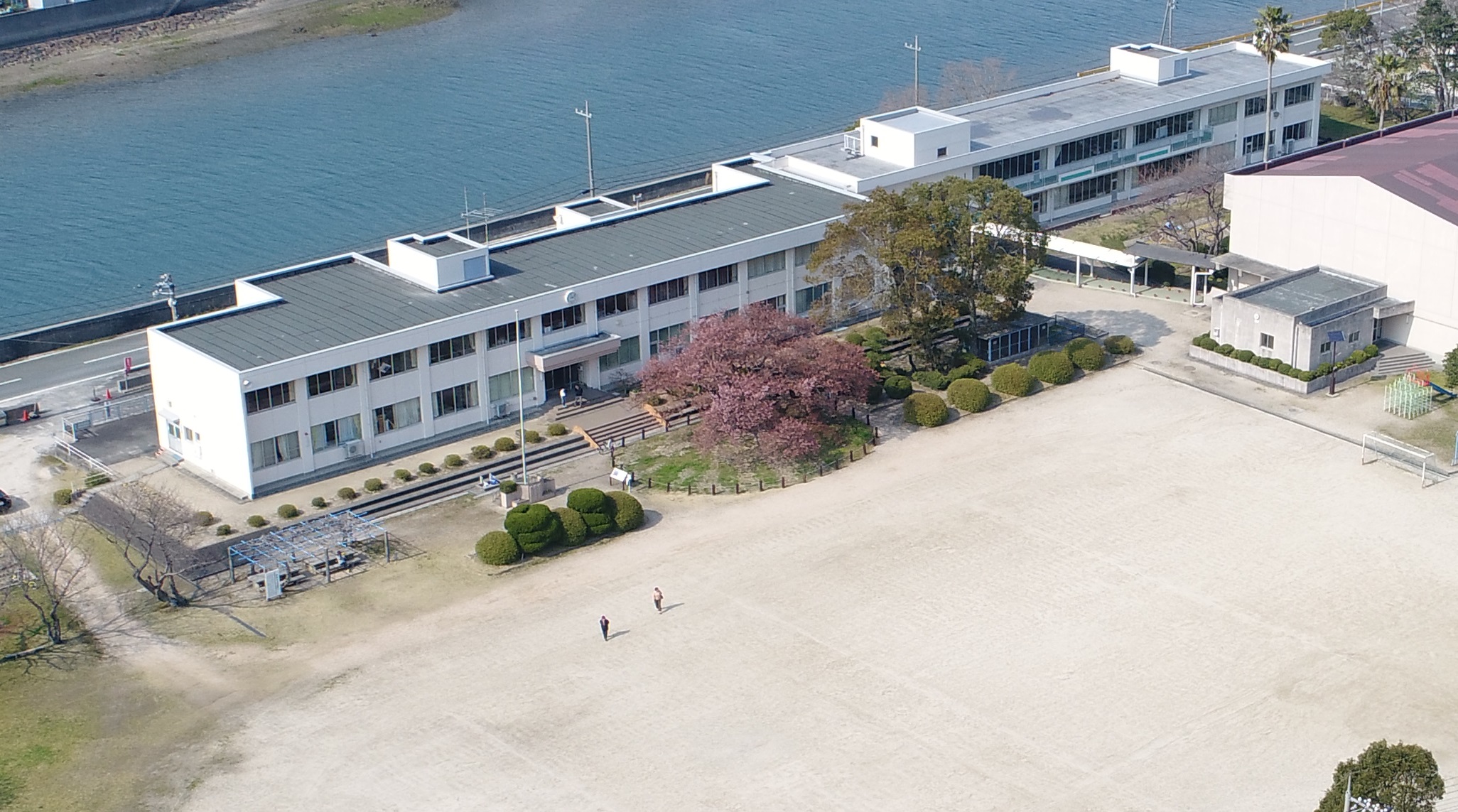 防府市立向島小学校のタイトル画像